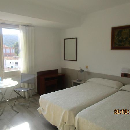 Hotel Apartaments Gesoria Porta Ferrada Сан Фелиу де Гиксолс Екстериор снимка