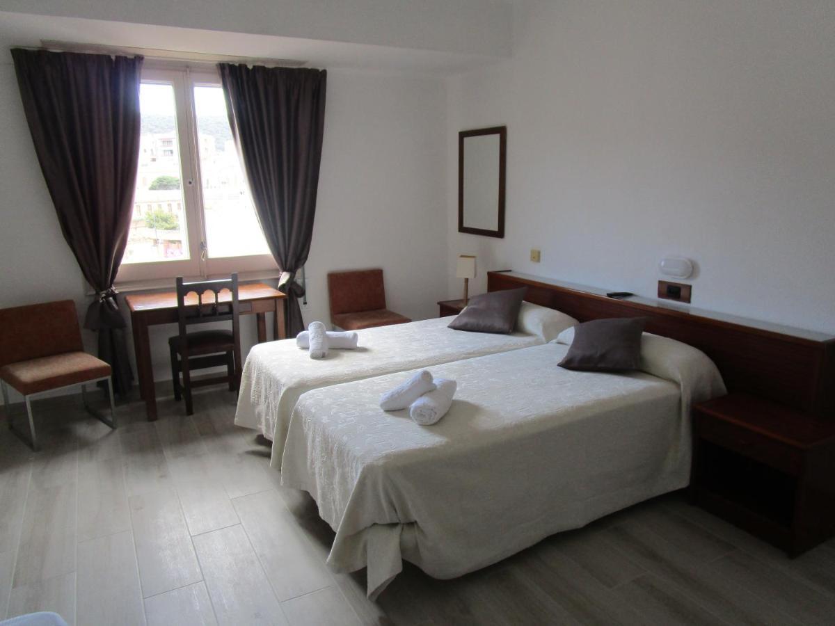 Hotel Apartaments Gesoria Porta Ferrada Сан Фелиу де Гиксолс Екстериор снимка