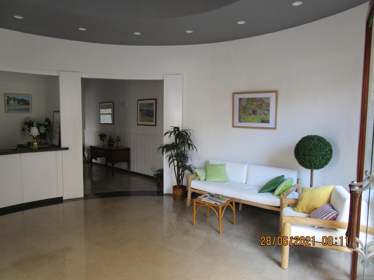 Hotel Apartaments Gesoria Porta Ferrada Сан Фелиу де Гиксолс Екстериор снимка