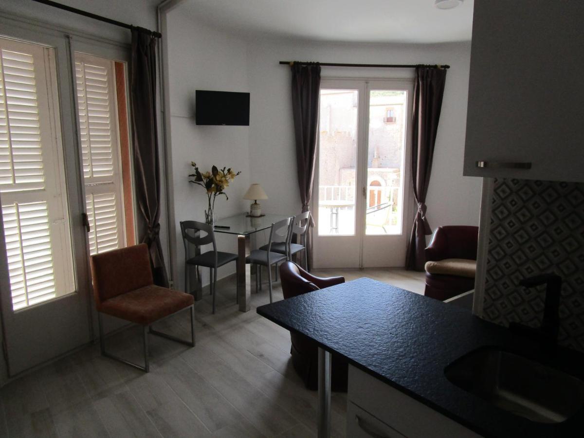 Hotel Apartaments Gesoria Porta Ferrada Сан Фелиу де Гиксолс Екстериор снимка