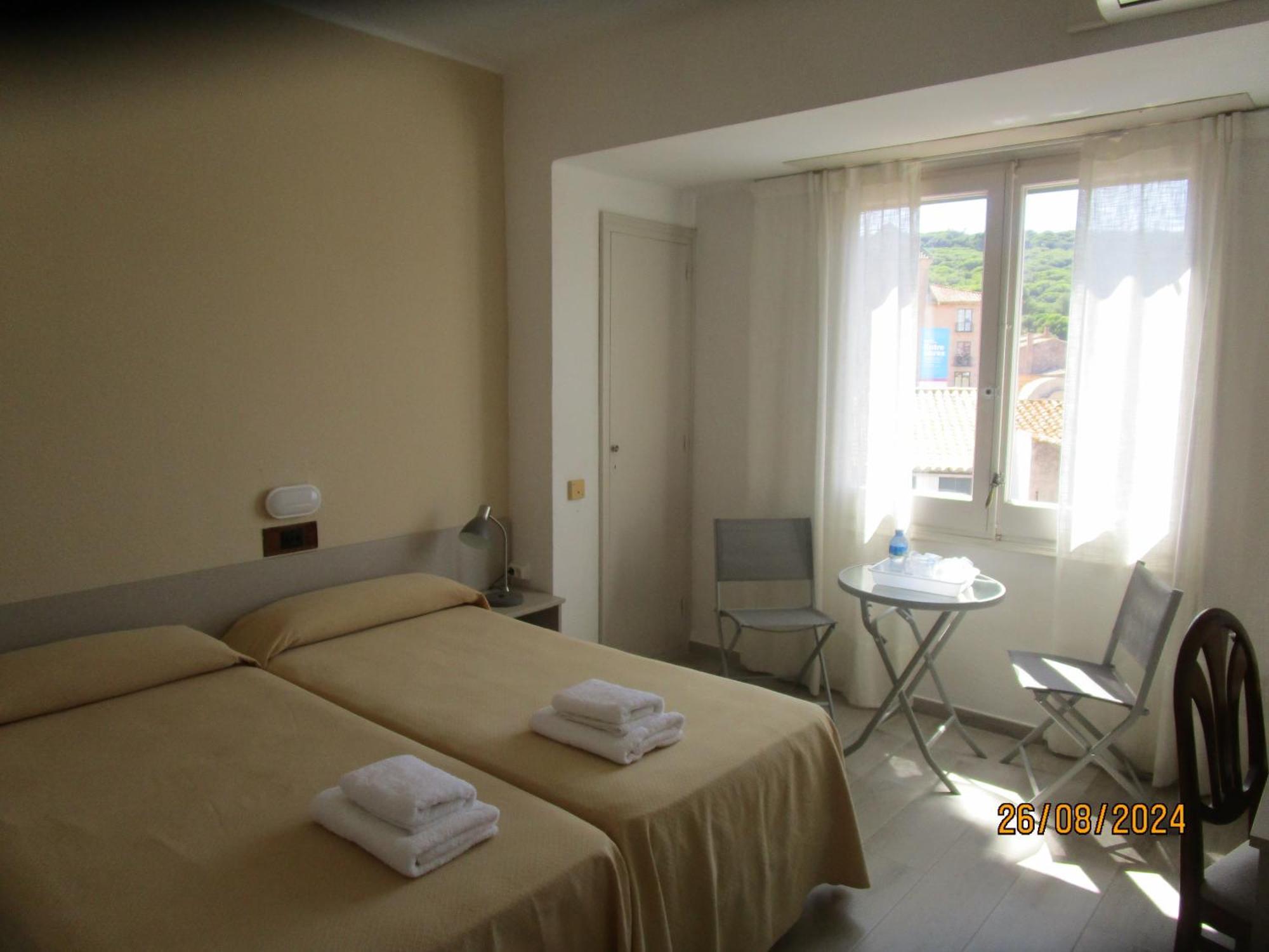 Hotel Apartaments Gesoria Porta Ferrada Сан Фелиу де Гиксолс Екстериор снимка