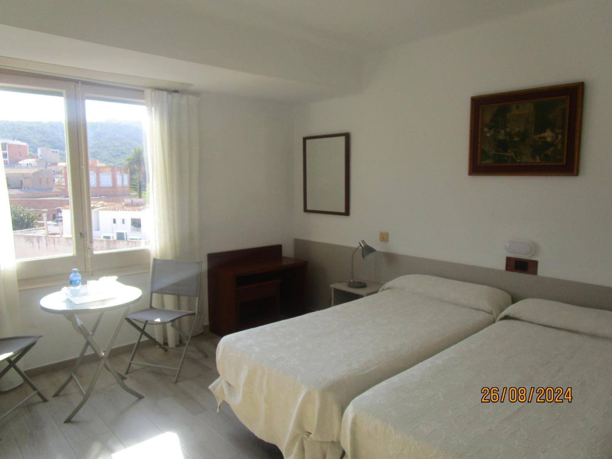 Hotel Apartaments Gesoria Porta Ferrada Сан Фелиу де Гиксолс Екстериор снимка
