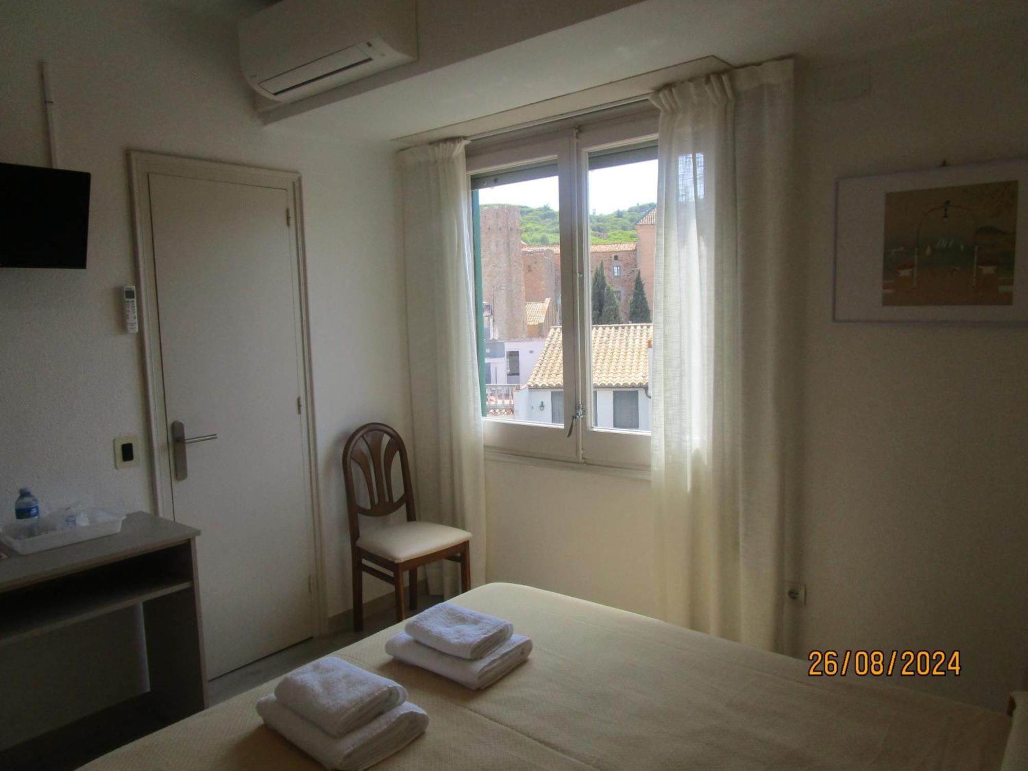 Hotel Apartaments Gesoria Porta Ferrada Сан Фелиу де Гиксолс Екстериор снимка