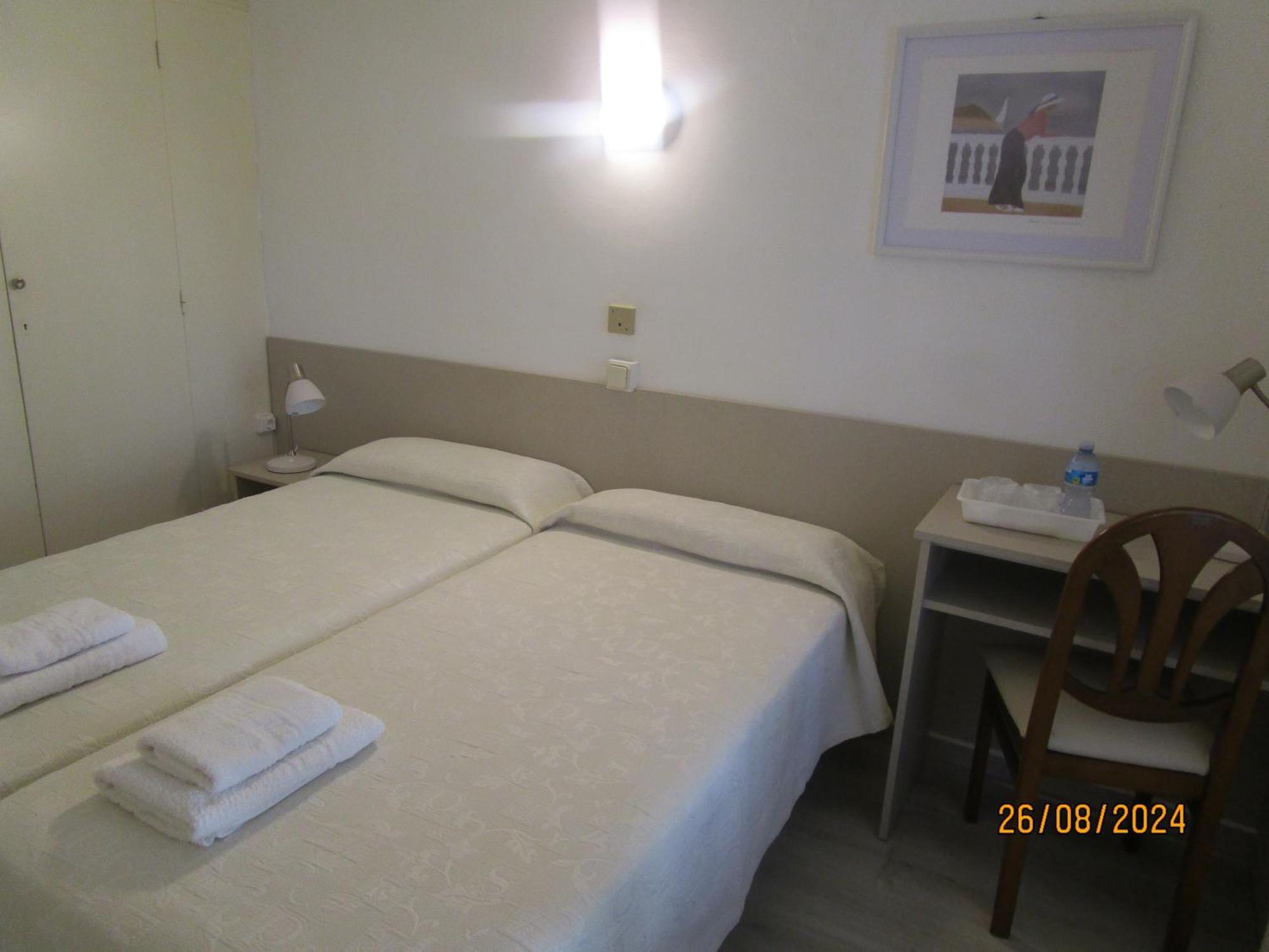 Hotel Apartaments Gesoria Porta Ferrada Сан Фелиу де Гиксолс Екстериор снимка