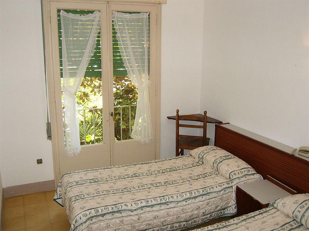 Hotel Apartaments Gesoria Porta Ferrada Сан Фелиу де Гиксолс Екстериор снимка