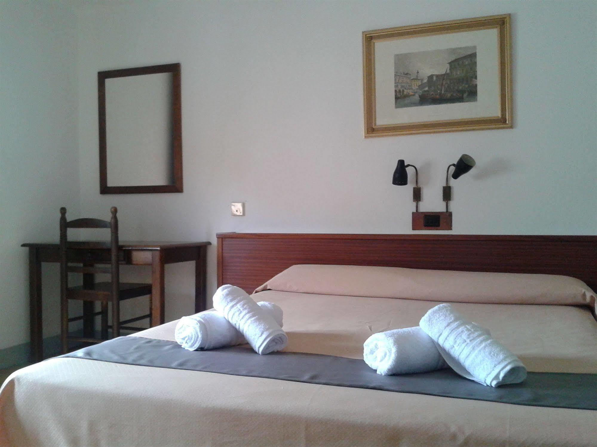 Hotel Apartaments Gesoria Porta Ferrada Сан Фелиу де Гиксолс Екстериор снимка