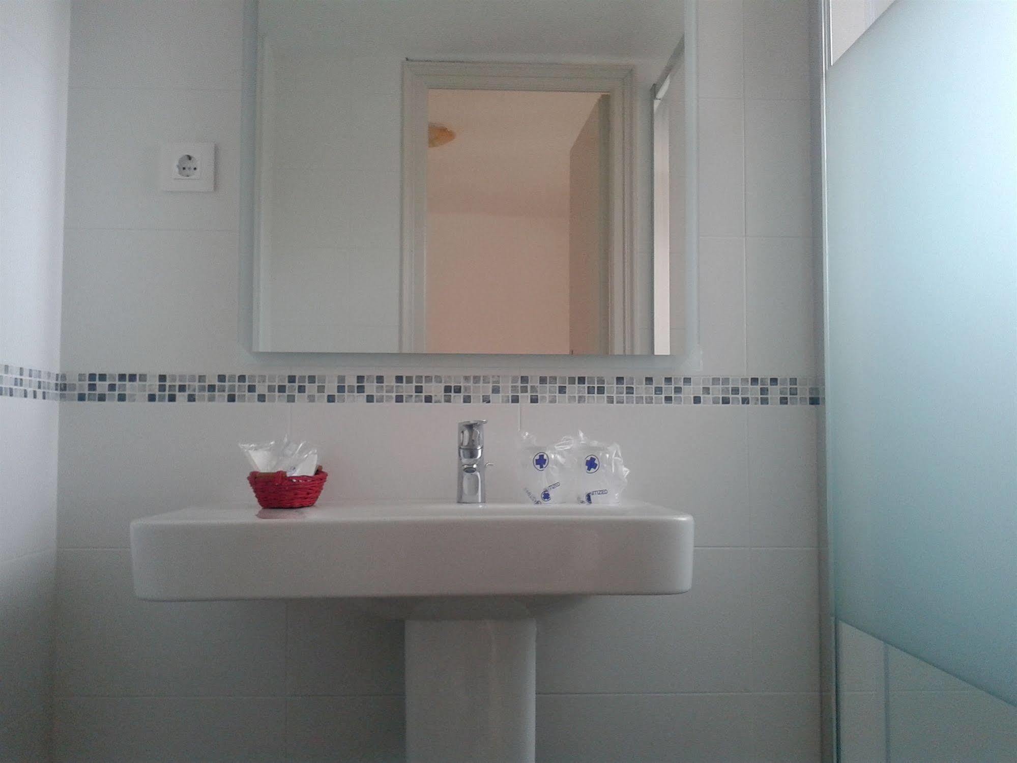 Hotel Apartaments Gesoria Porta Ferrada Сан Фелиу де Гиксолс Екстериор снимка