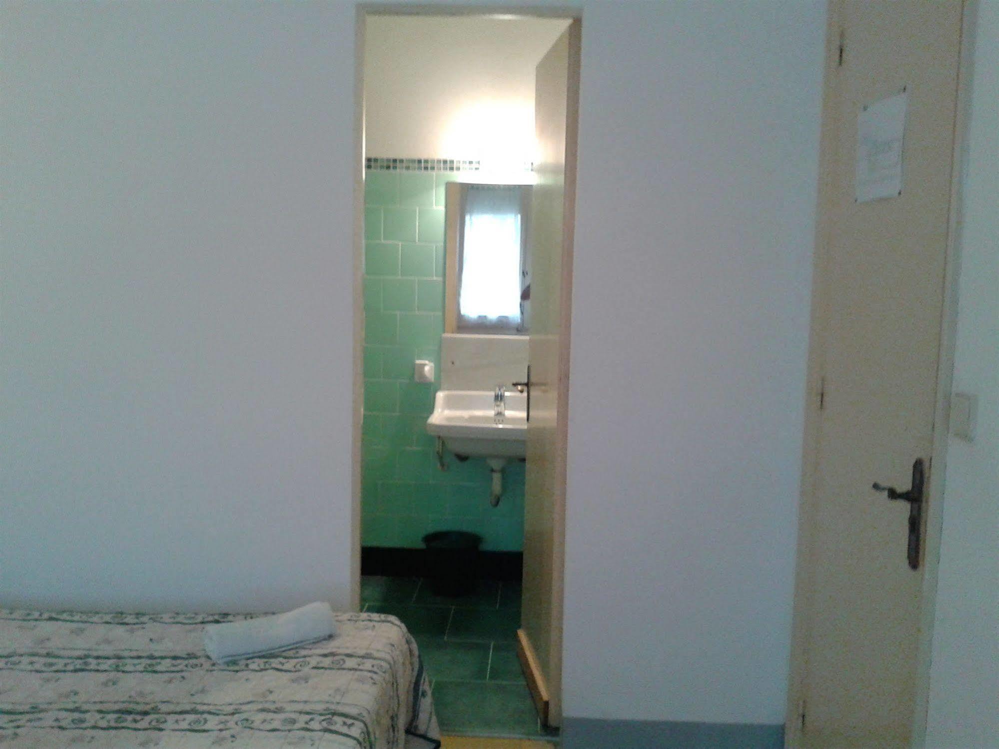 Hotel Apartaments Gesoria Porta Ferrada Сан Фелиу де Гиксолс Екстериор снимка