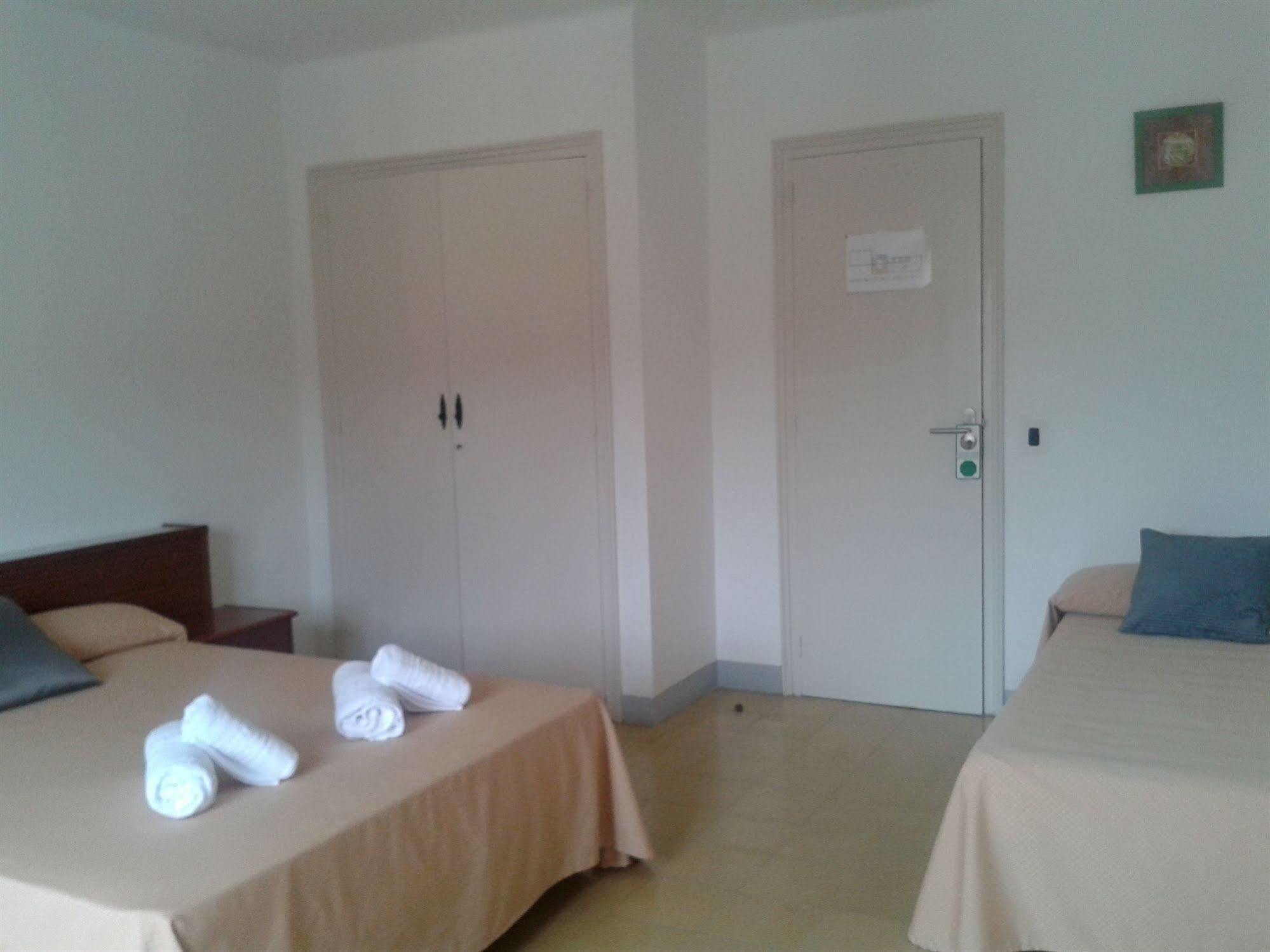 Hotel Apartaments Gesoria Porta Ferrada Сан Фелиу де Гиксолс Екстериор снимка