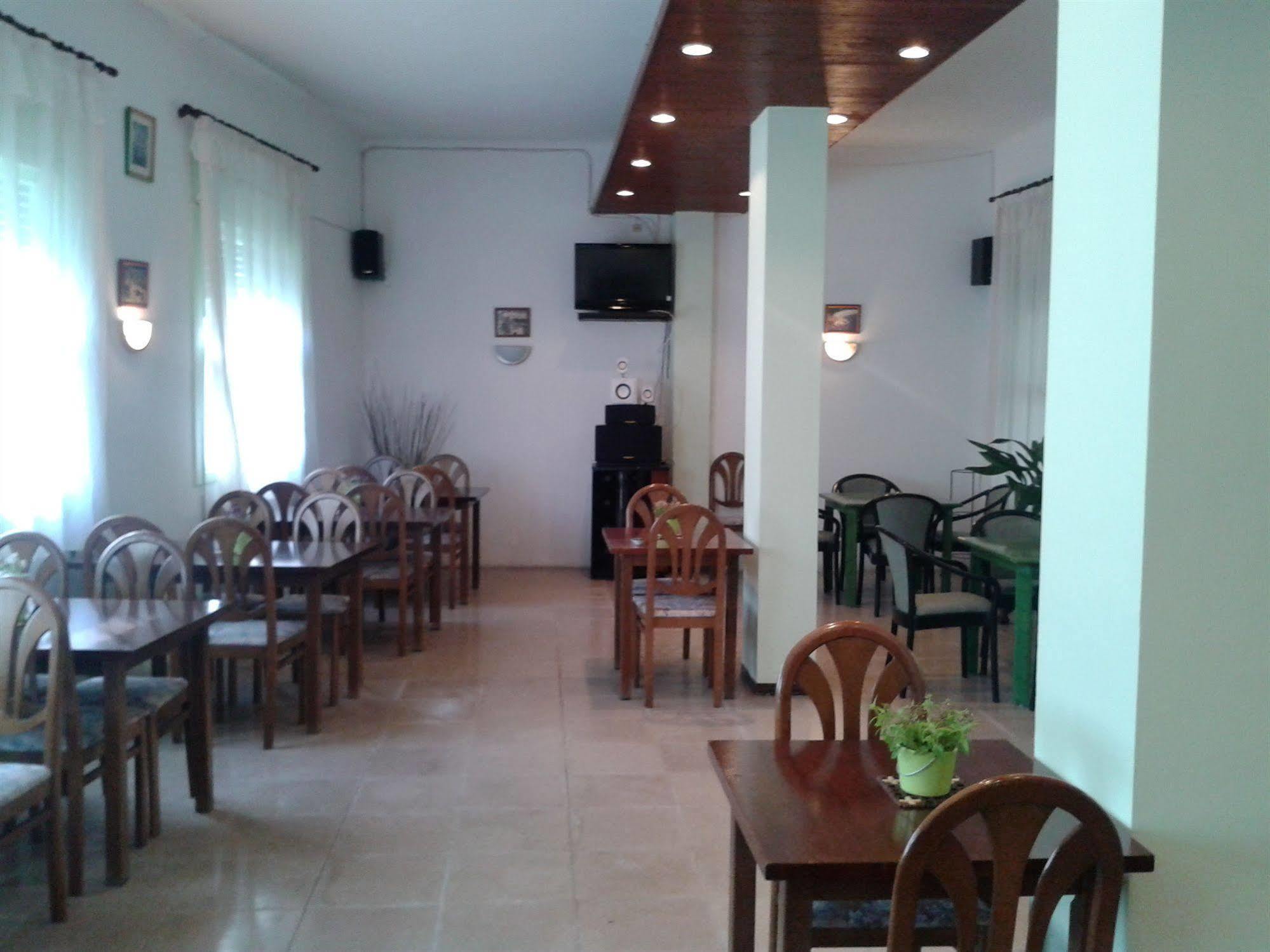 Hotel Apartaments Gesoria Porta Ferrada Сан Фелиу де Гиксолс Екстериор снимка